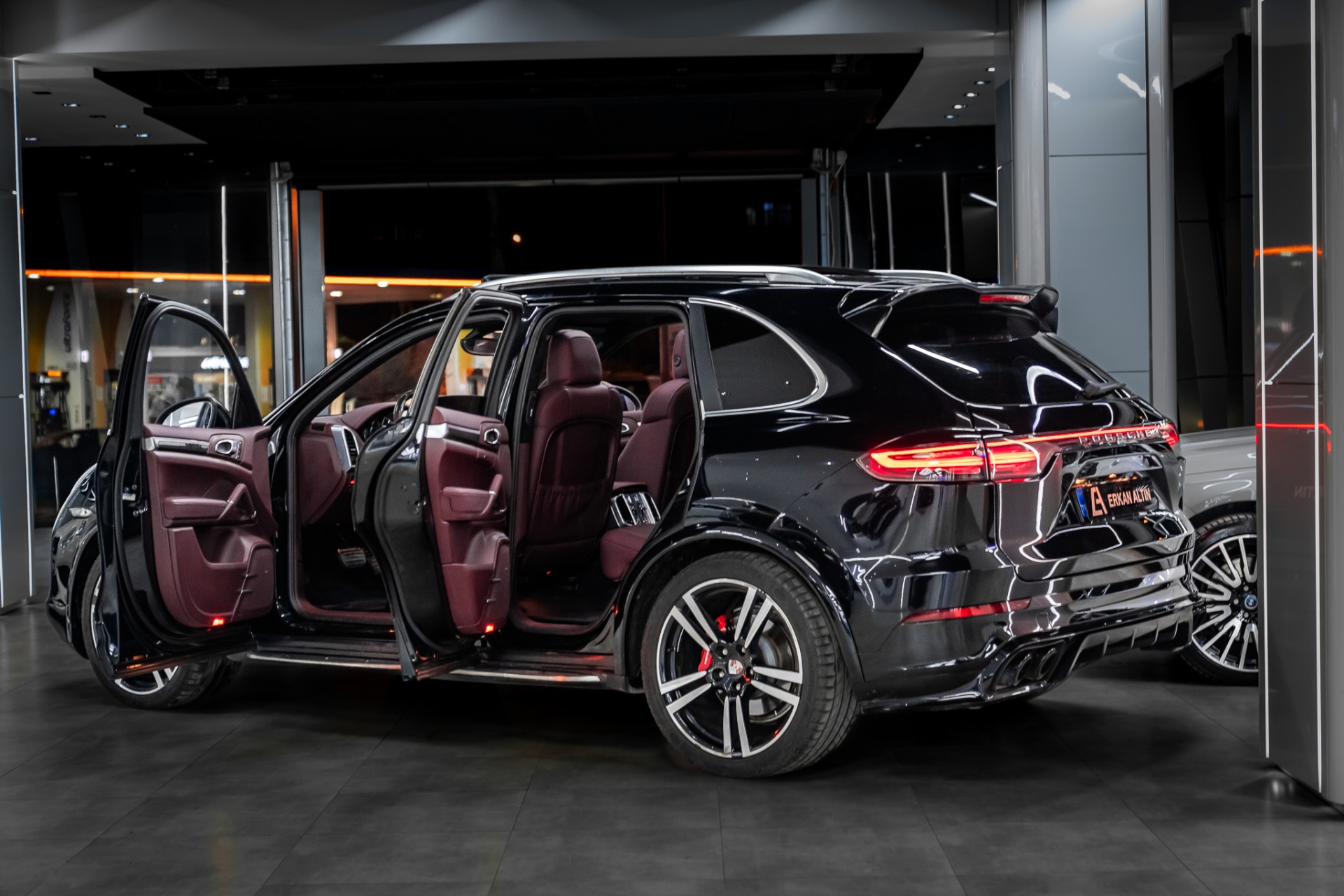 PORSCHE CAYENNE 2010-2017 BORDO DERİ DÖŞEME