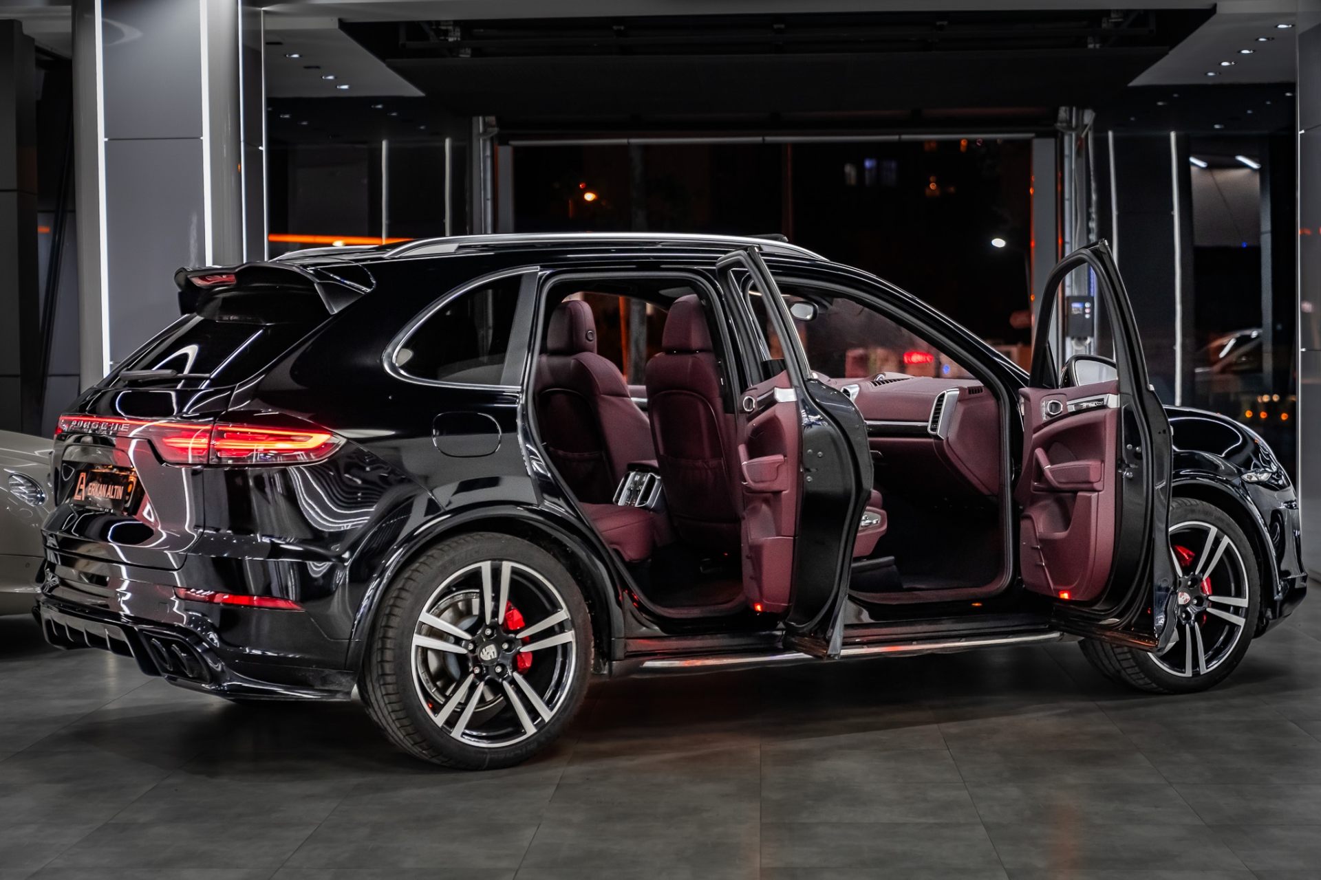 PORSCHE CAYENNE 2010-2017 BORDO DERİ DÖŞEME