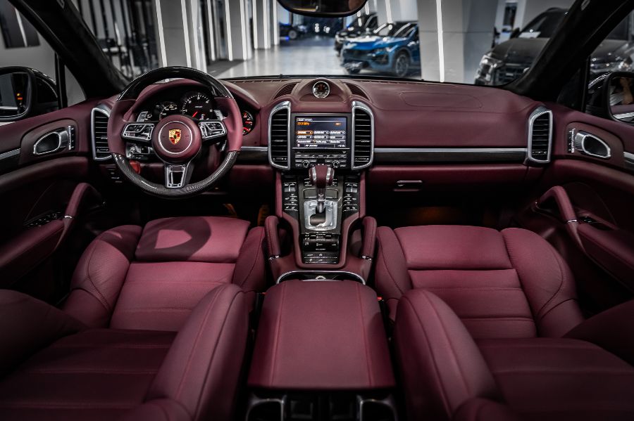 PORSCHE CAYENNE 2010-2017 BORDO DERİ DÖŞEME