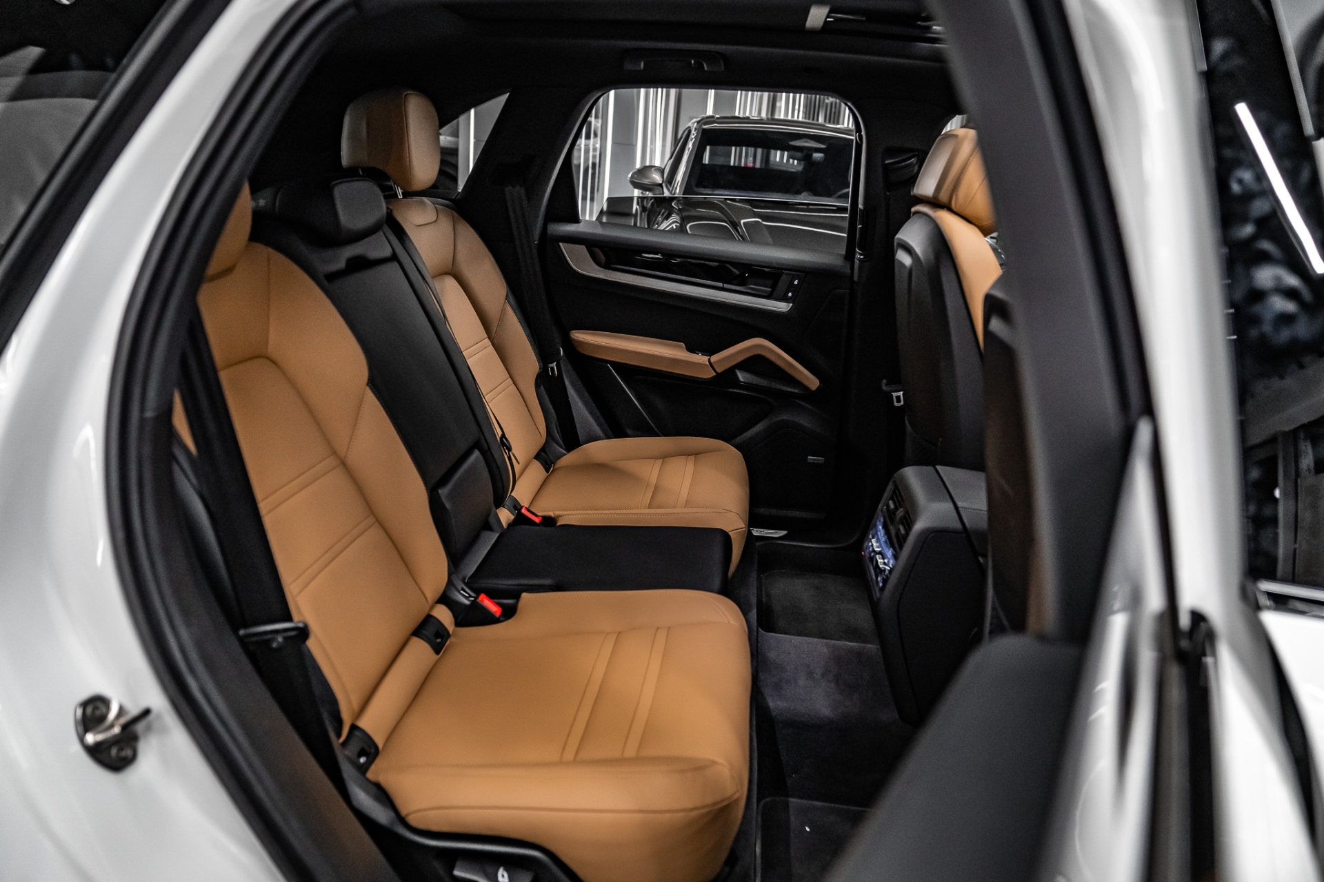 PORSCHE CAYENNE 2024-2025 TABA DERİ DÖŞEME