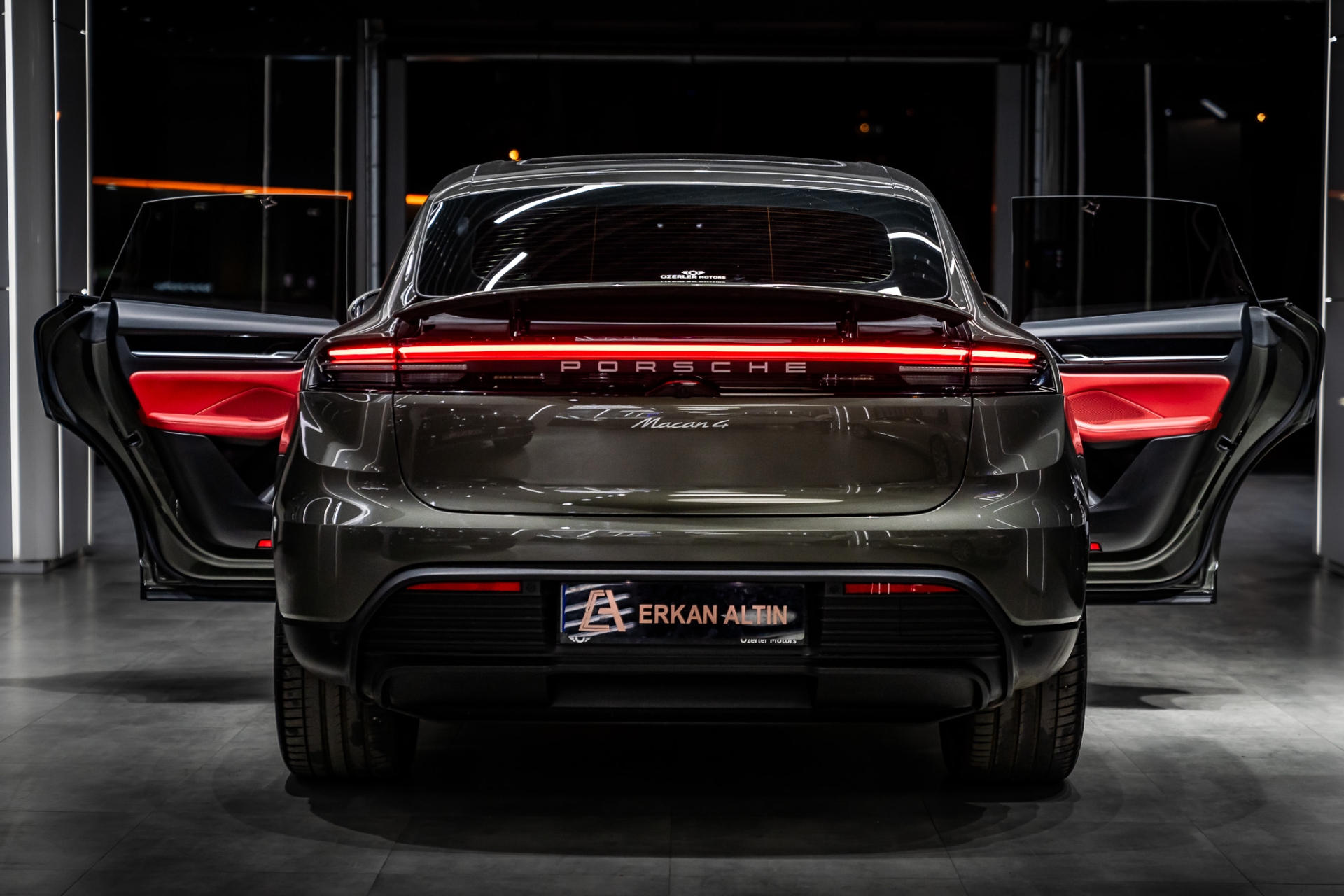 PORSCHE MACAN 2024-2025 KIRMIZI DERİ DÖŞEME