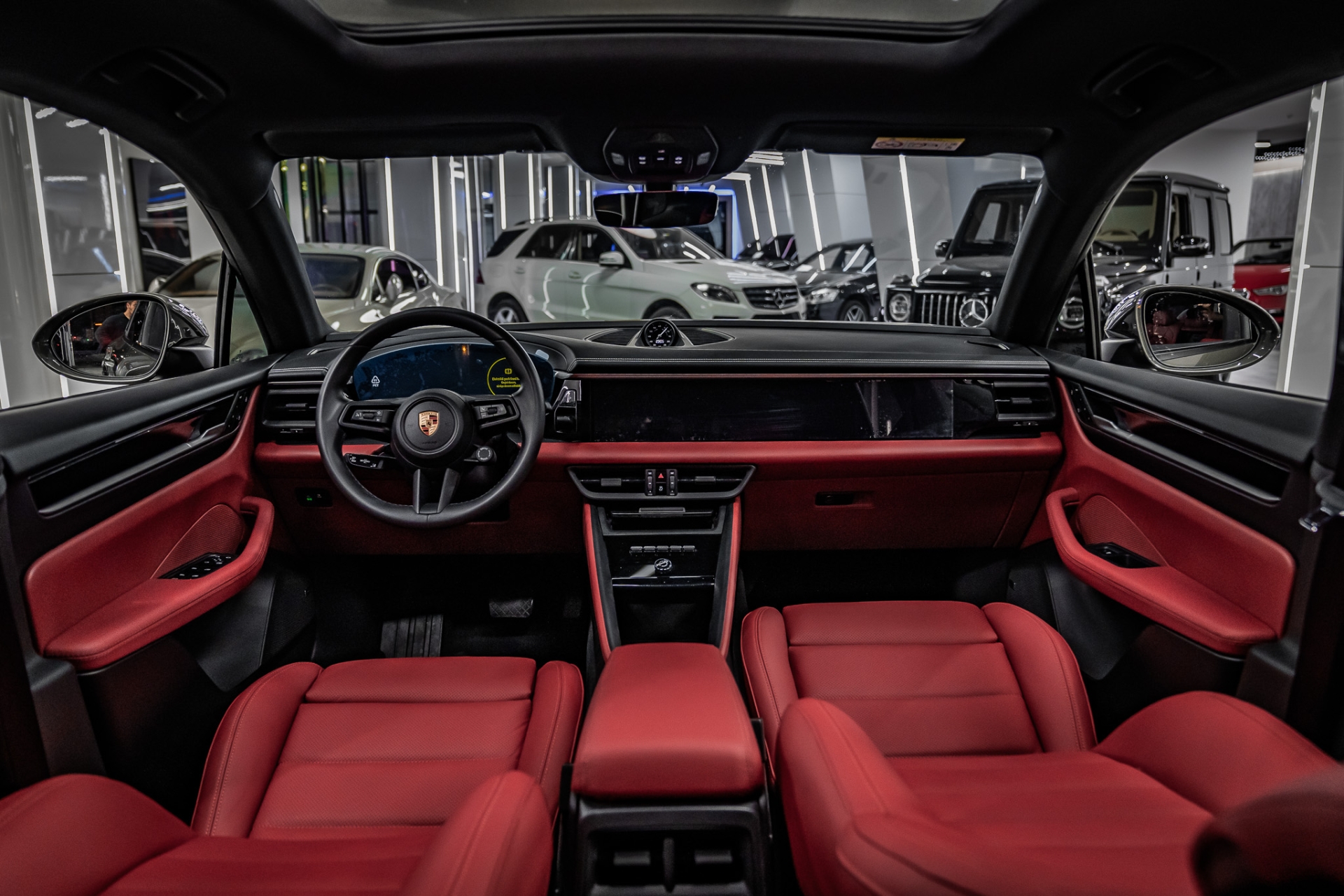 PORSCHE MACAN 2024-2025 KIRMIZI DERİ DÖŞEME