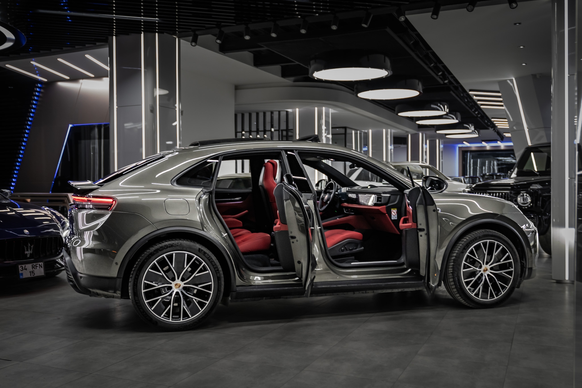 PORSCHE MACAN 2024-2025 KIRMIZI DERİ DÖŞEME