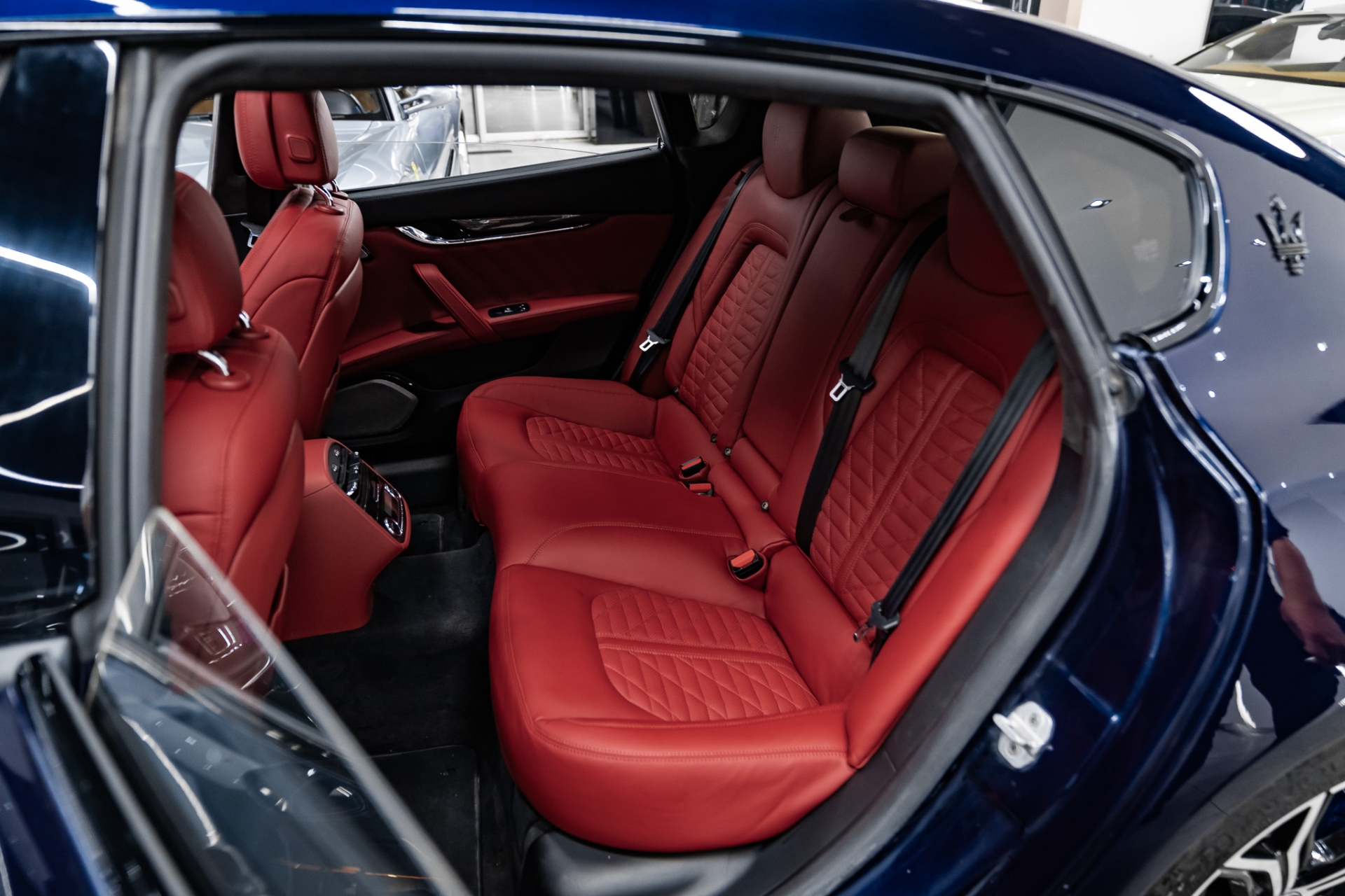 MASERATİ QUATTROPORTE 2013-2023 KIRMIZI DERİ DÖŞEME