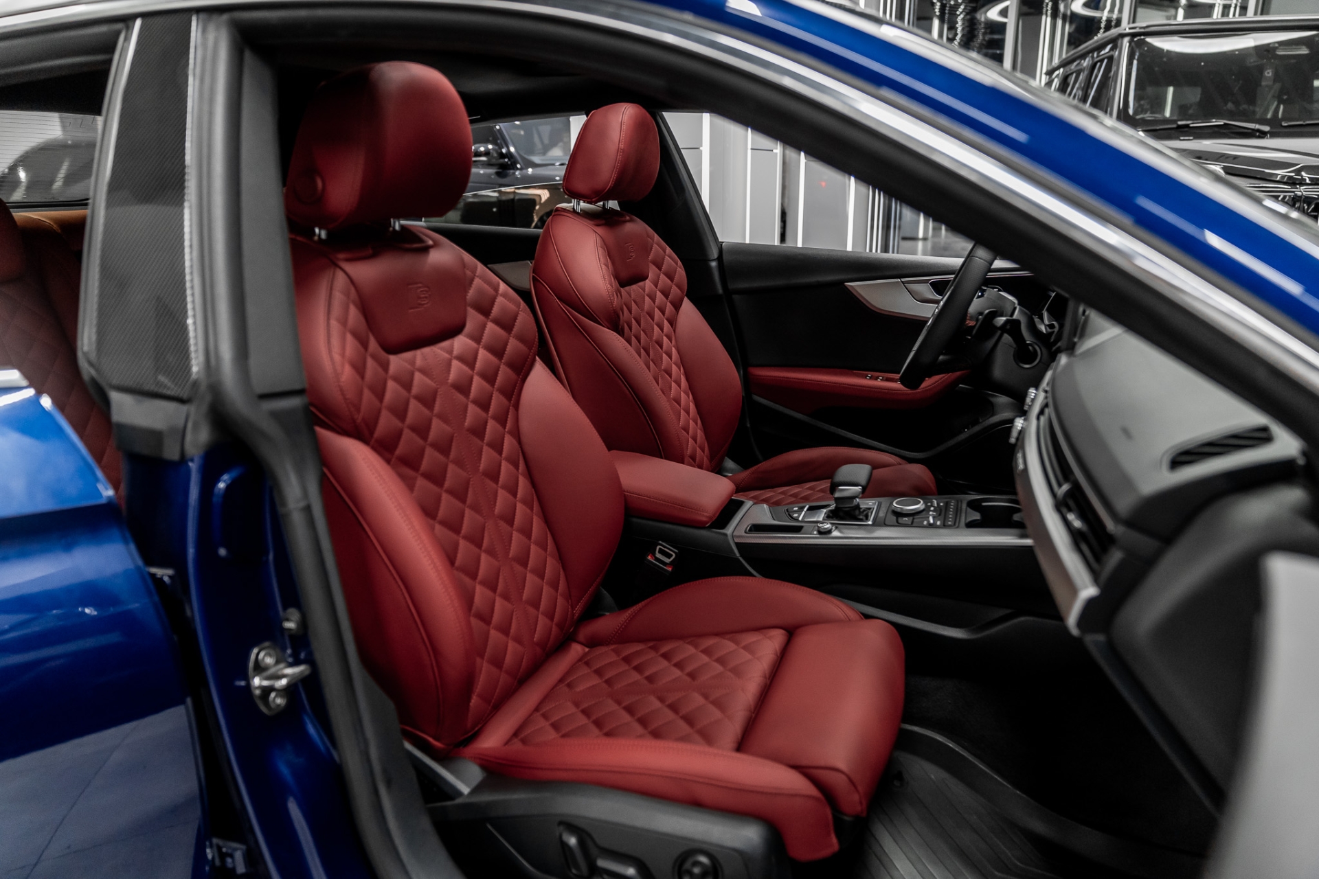 AUDİ A5 2017-2024 KIRMIZI DERİ DÖŞEME