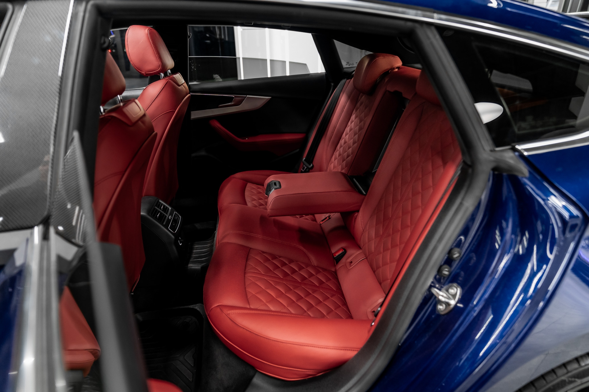 AUDİ A5 2017-2024 KIRMIZI DERİ DÖŞEME